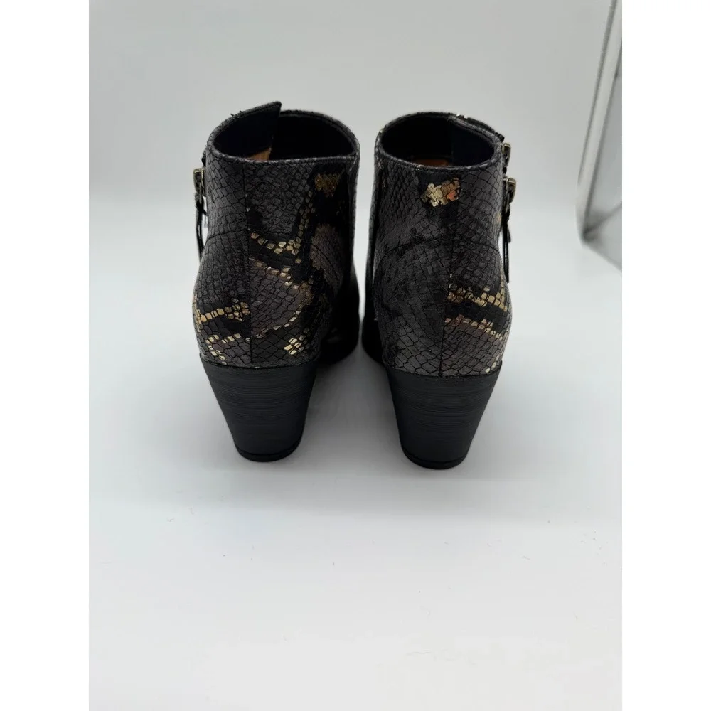 Muk Luks Womens Snakeskin Ankle Boots Grey‎ Gold Metallic Zip Block Heel 7.5